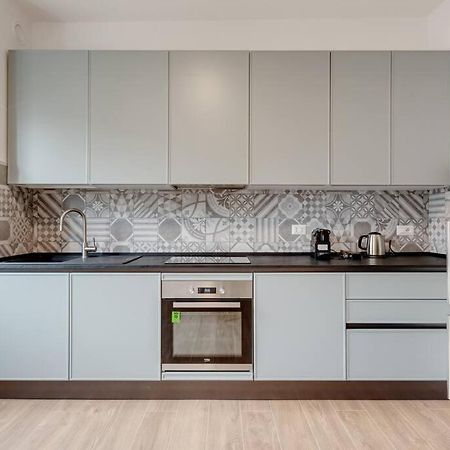 Easylife - Cozy & Comfy Apt In Design District ميلان المظهر الخارجي الصورة