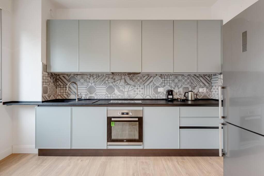 Easylife - Cozy & Comfy Apt In Design District ميلان المظهر الخارجي الصورة
