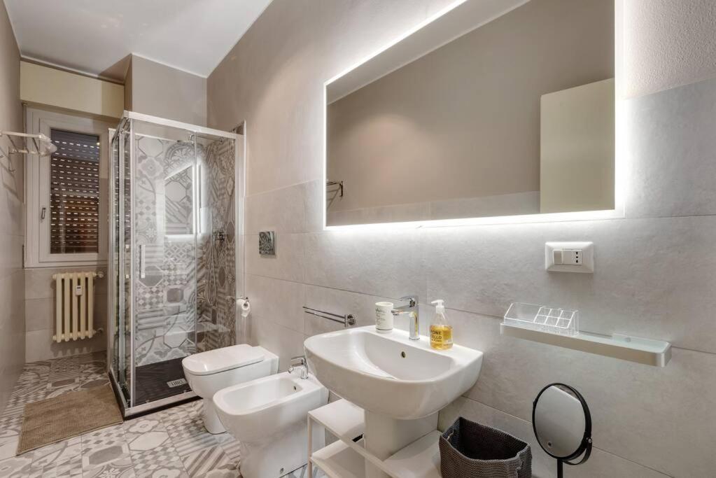 Easylife - Cozy & Comfy Apt In Design District ميلان المظهر الخارجي الصورة